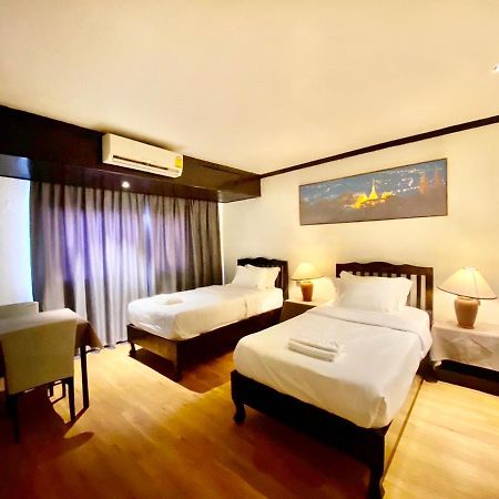Thapaeplacehotel Csiangmaj Kültér fotó