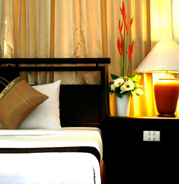 Thapaeplacehotel Csiangmaj Szoba fotó
