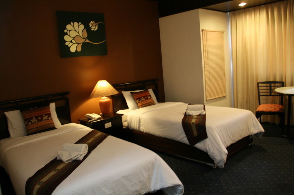 Thapaeplacehotel Csiangmaj Kültér fotó