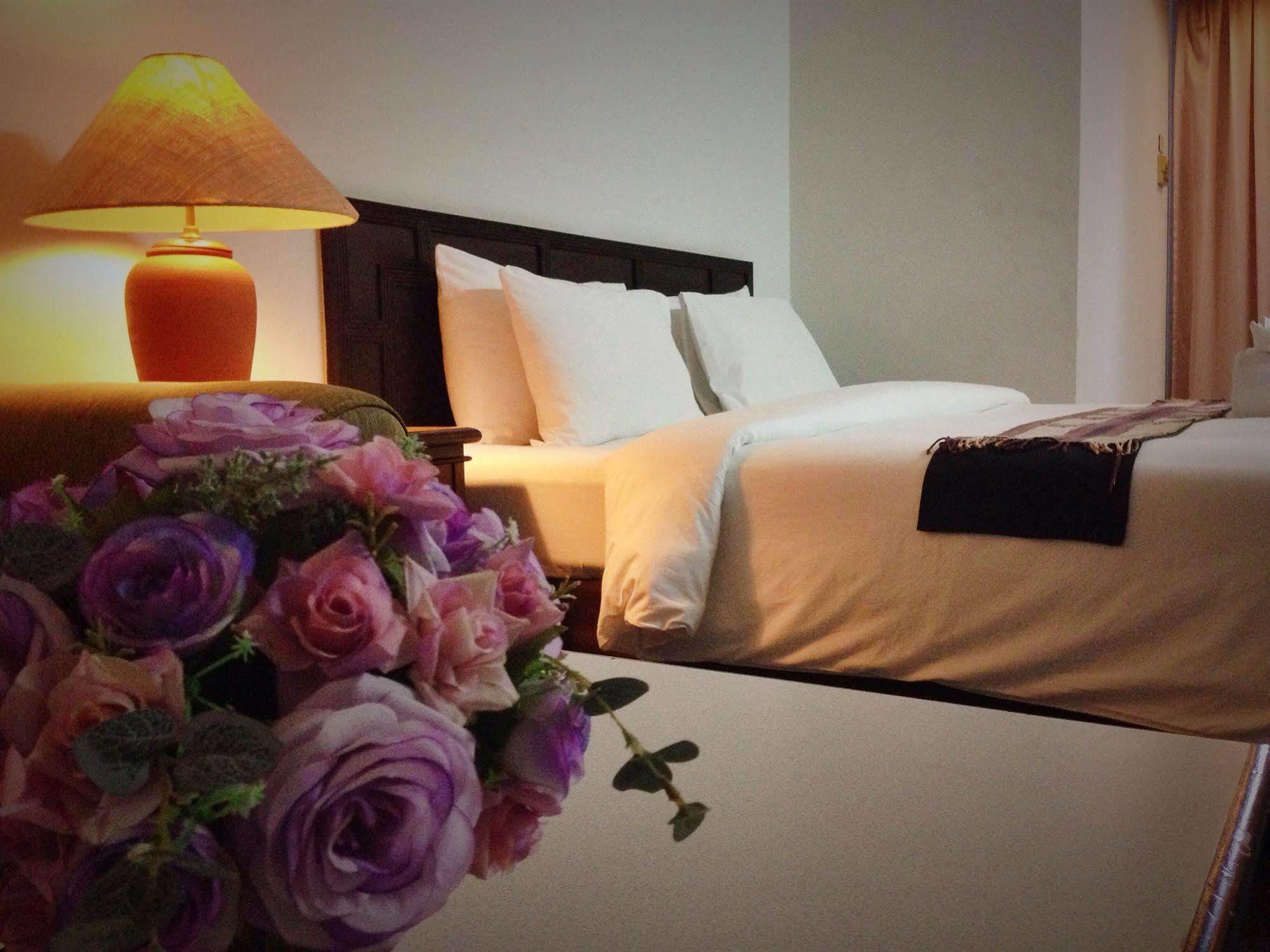 Thapaeplacehotel Csiangmaj Kültér fotó