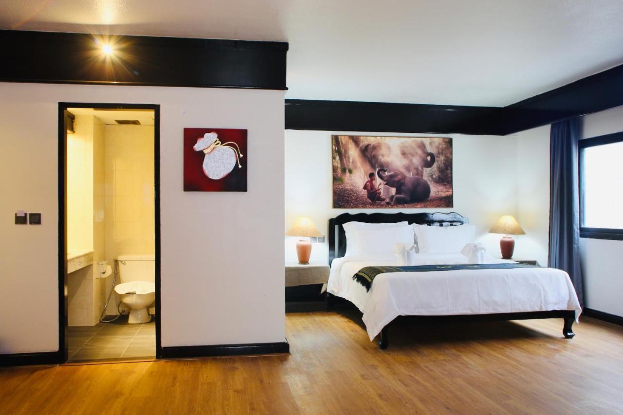 Thapaeplacehotel Csiangmaj Kültér fotó