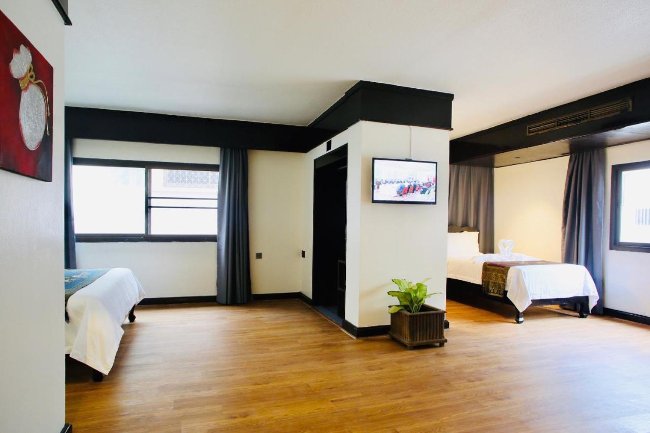 Thapaeplacehotel Csiangmaj Kültér fotó